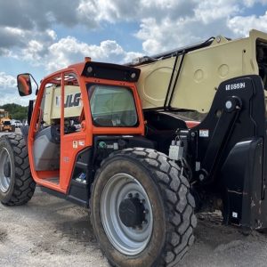 2022 JLG  1055