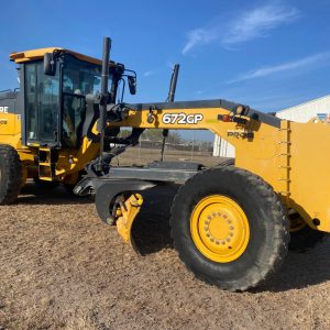 2017 DEERE  672GP