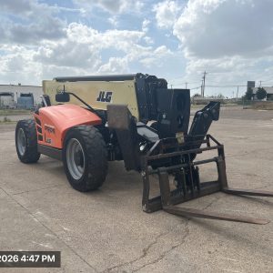 2022 JLG  1055
